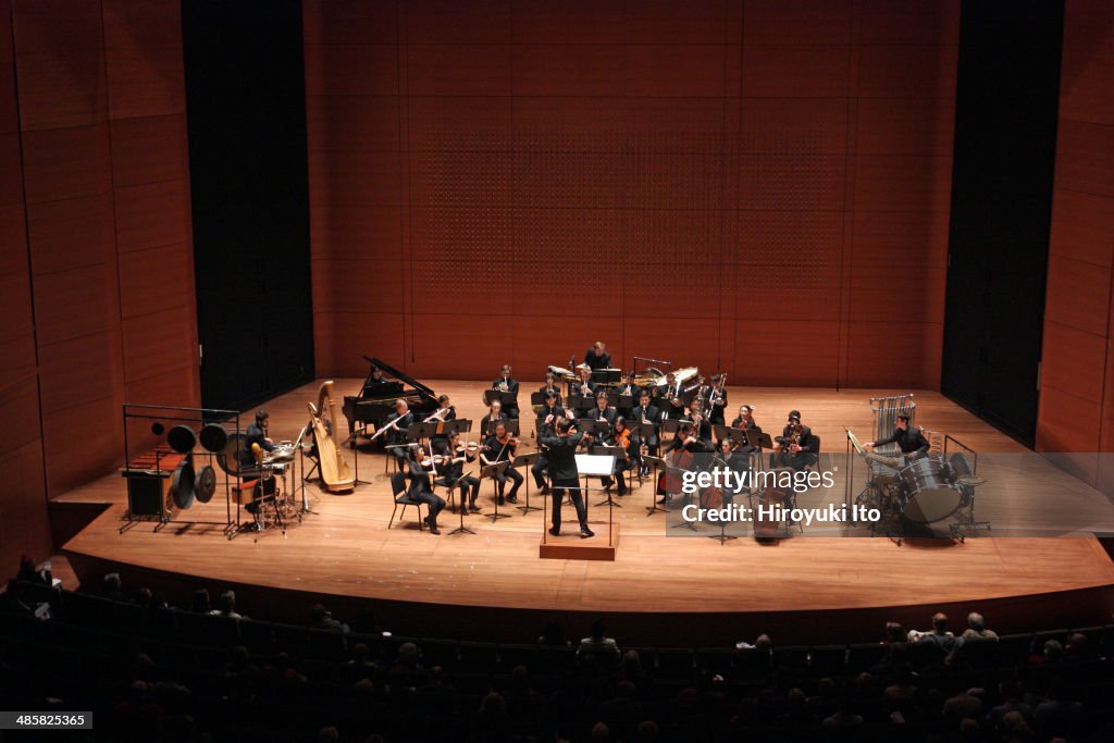 Matthias Pintscher leading the Juilliard Orchestra at Alice Tully Hall on Tuesday night, April 8, 2014. This image: Matthias Pintscher leading the Juilliard Orchestra in his 'bereshit'. (Photo by Hiroyuki Ito/Getty Images)