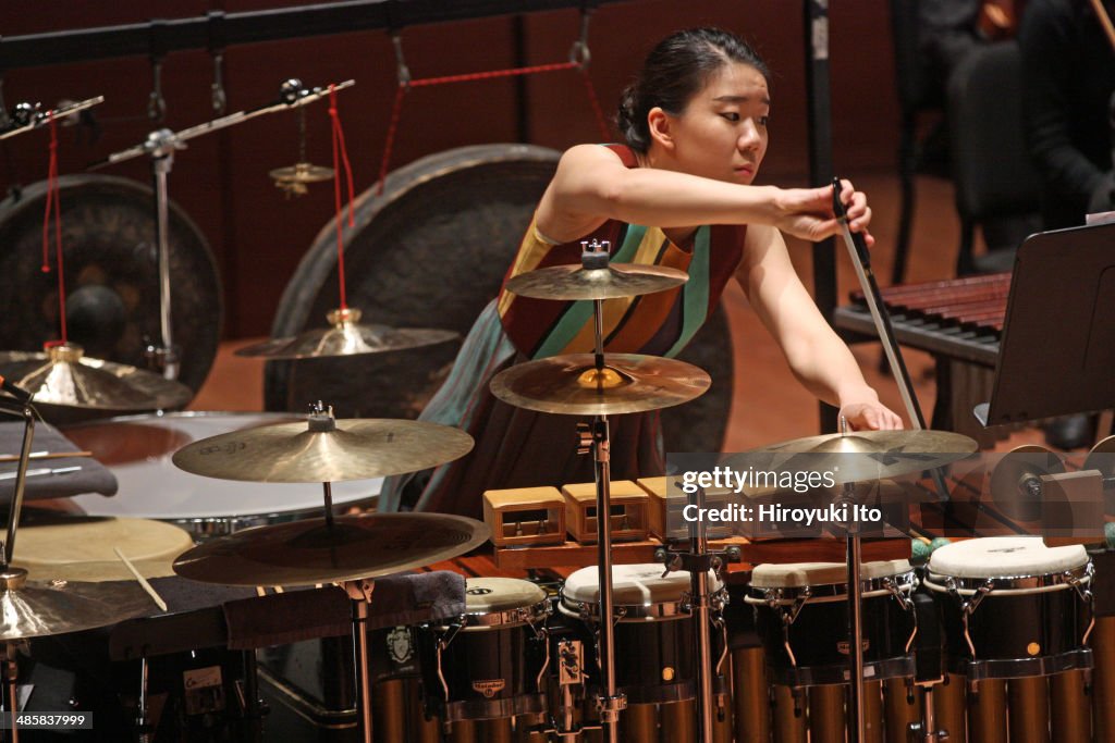 Matthias Pintscher leading the Juilliard Orchestra at Alice Tully Hall on Tuesday night, April 8, 2014. This image: June Hahn performing Michael Jarrell's 'Un long fracas somptueux de rapid celeste' with the Juilliard Orchestra led by Matthias Pintscher. (