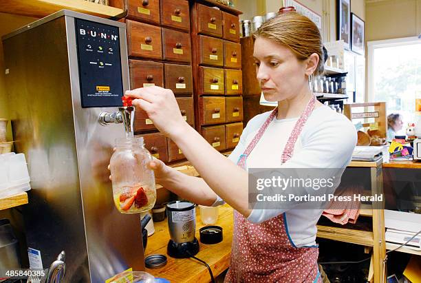 Sarah Ice Tea Iced Te Photos and Premium High Res Pictures - Getty Images