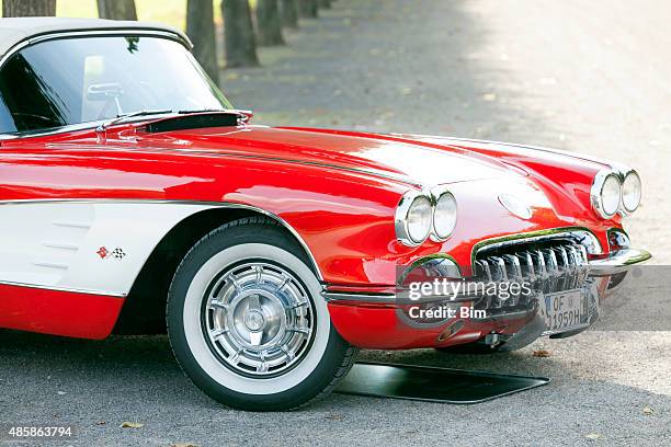 american classic car 1958 chevrolet corvette c1 - 1960 corvette stock pictures, royalty-free photos & images