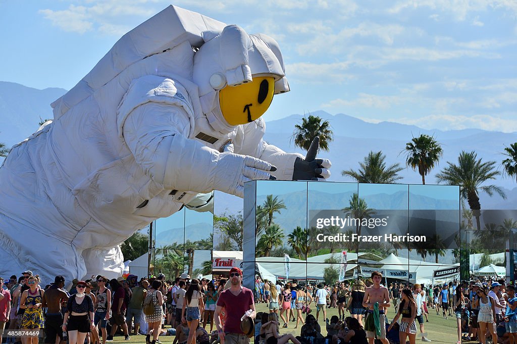 2014 Coachella Valley Music and Arts Festival - Weekend 2 - Day 3