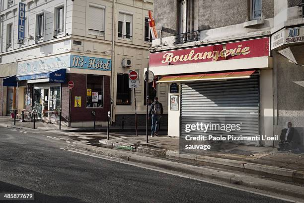 paris - shop shutter stock pictures, royalty-free photos & images