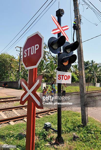 rail crossing wadduwa, sri lanka - level crossing stock pictures, royalty-free photos & images