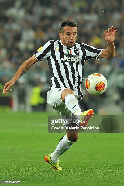 Mauricio Isla of Juventus controls the ball durig the UEFA Europa League quarter final match between Juventus and Olympique Lyonnais at Juventus...