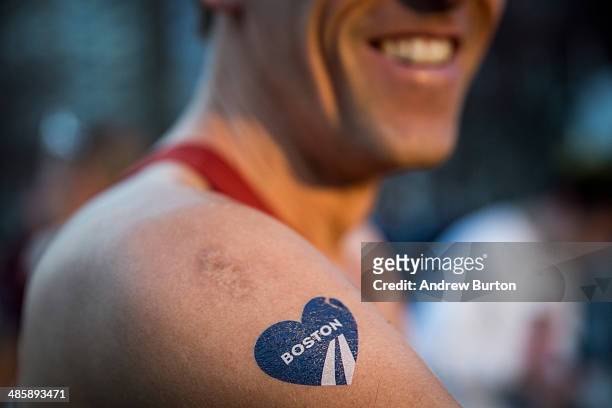 770 Temporary Tattoos Photos and Premium High Res Pictures - Getty Images