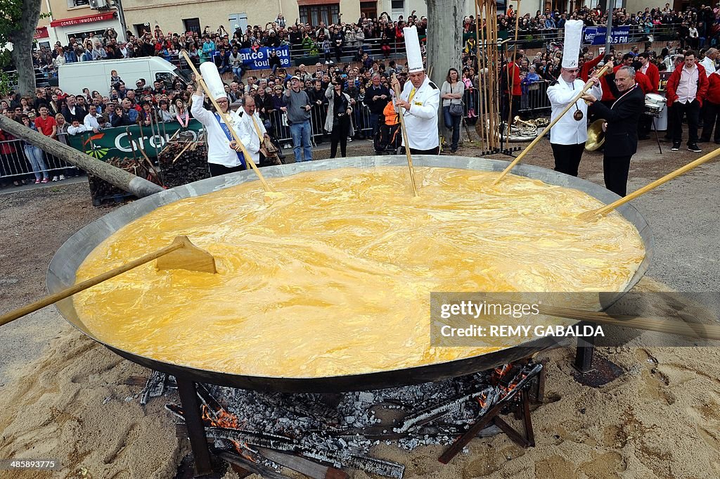 FRANCE-EASTER-OMELETTE-OFFBEAT