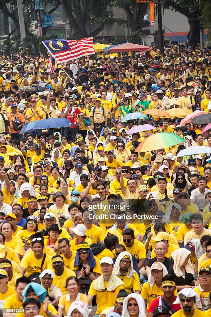 Malaysians Hold Mass Rally To Demand Resignation Of Prime Minister Najib Razak