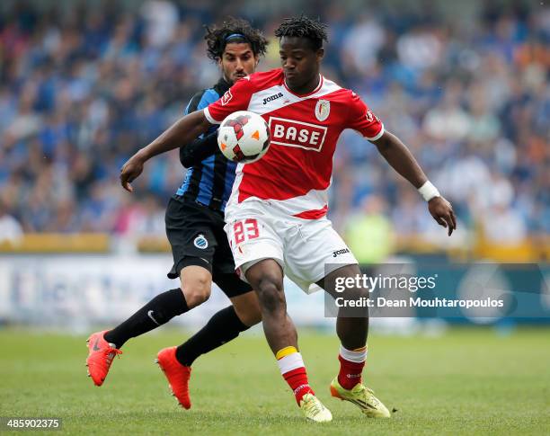Lior Refaelov of Club Brugge and Michy Batshuayi of Standard Liege battle for the ball during the Jupiler League match between Club Brugge and Royal...