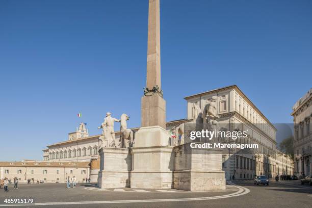 view of quirinale - palazzo del quirinale stock-fotos und bilder