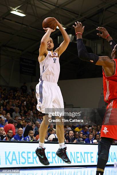 Mychel Thompson of the Santa Cruz Warriors shoots a jump shot against the Rio Grande Valley Vipers during game 1 of the D-League semi finals on April...