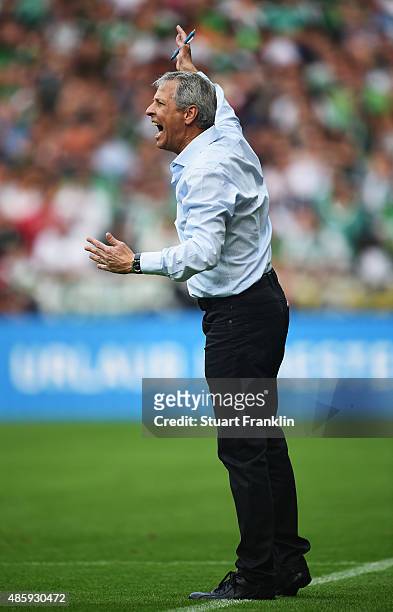 Lucien Favre, head coach of Gladbach shouts during the Bundesliga match between Werder Bremen and Borussia Moenchengladbach at Weserstadion on August...