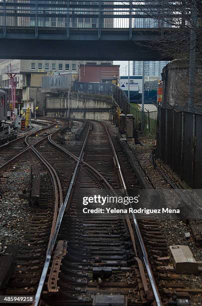 outside tracks of toronto ttc subway system - ttc train stock pictures, royalty-free photos & images