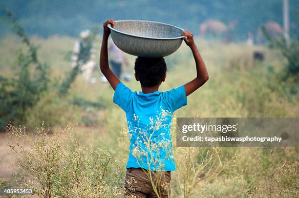 the boy - child labor stockfoto's en -beelden