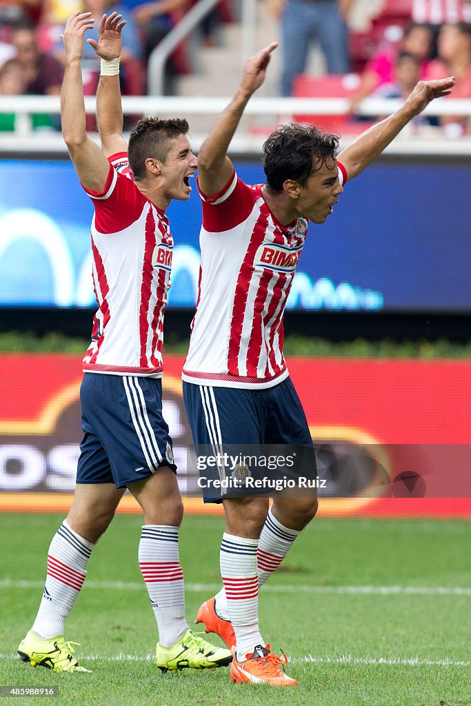 Chivas v Chiapas - Apertura 2015 Liga MX