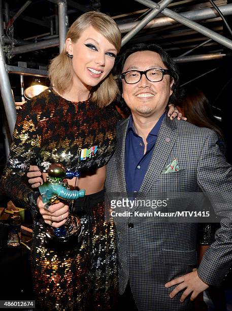 Taylor Swift and Joseph Kahn attend the 2015 MTV Video Music Awards at Microsoft Theater on August 30, 2015 in Los Angeles, California.