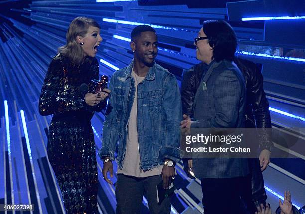 Singer Taylor Swift, rapper Big Sean and director Joseph Kahn speak onstage during the 2015 MTV Video Music Awards at Microsoft Theater on August 30,...