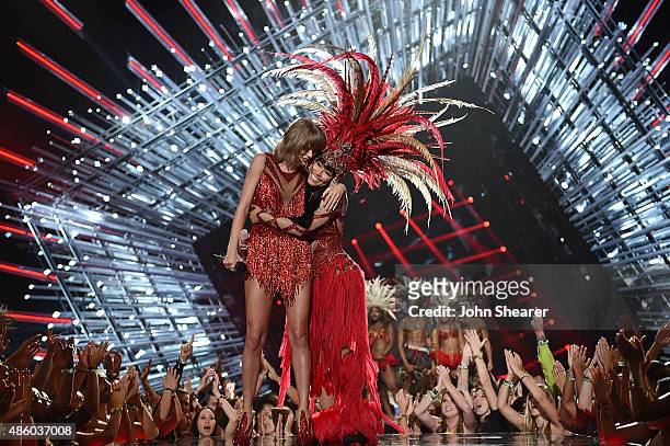 Singer-songwriter Taylor Swift and rapper Nicki Minaj perform onstage during the 2015 MTV Video Music Awards at Microsoft Theater on August 30, 2015...