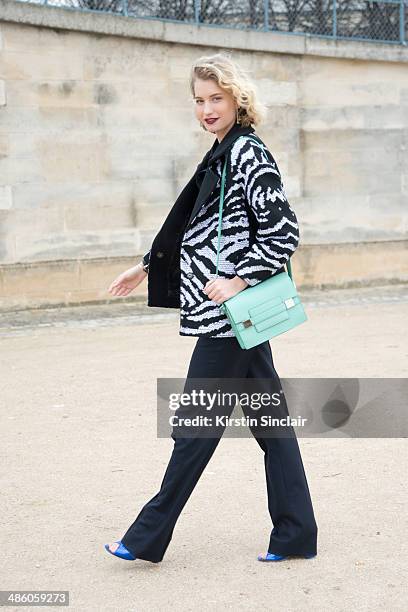 Fashion Blogger Zanita Morgan wears a Delvaux bag, Stella
