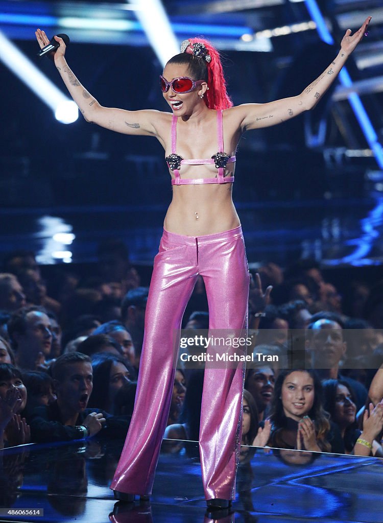 2015 MTV Video Music Awards - Show