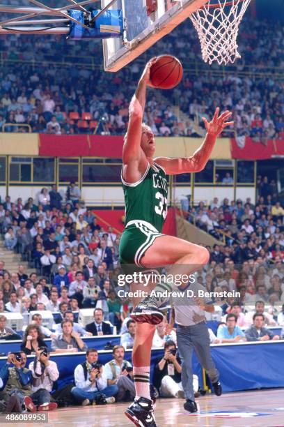 Larry Bird of the Boston Celtics shoots against Real Madrid during the 1988 McDonald's Championships on October 24, 1988 at the Palacio de los...