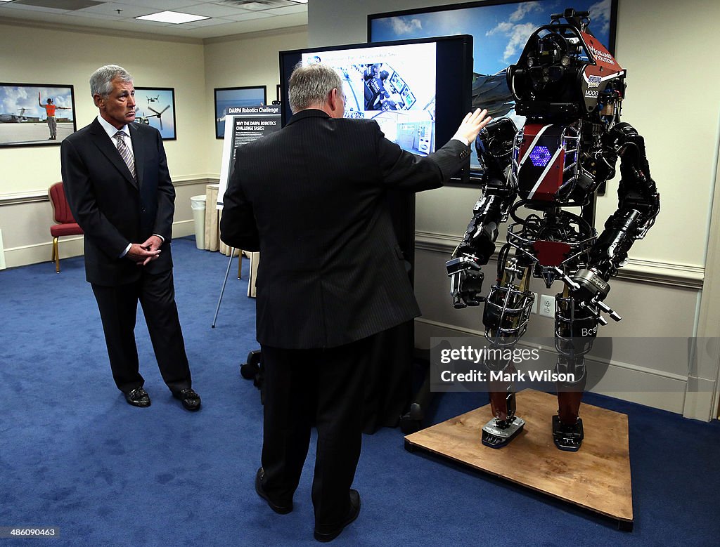 Defense Secretary Hagel Reviews Defense Advanced Research Projects Agency (DARPA) Projects