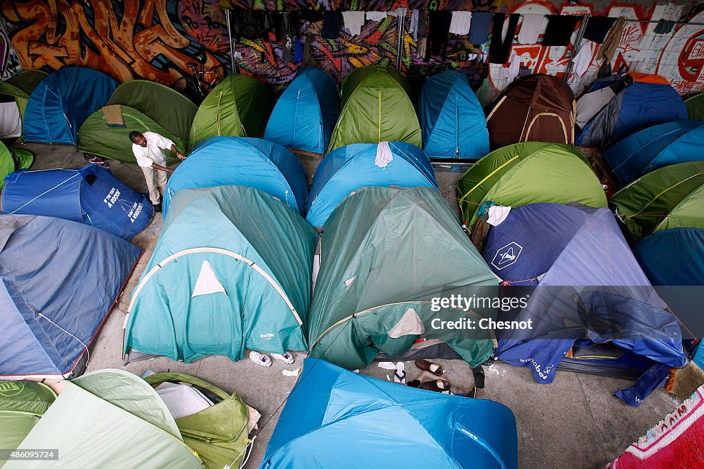 European Migrant Crisis Continues As Many Now Living On The Streets Of Paris