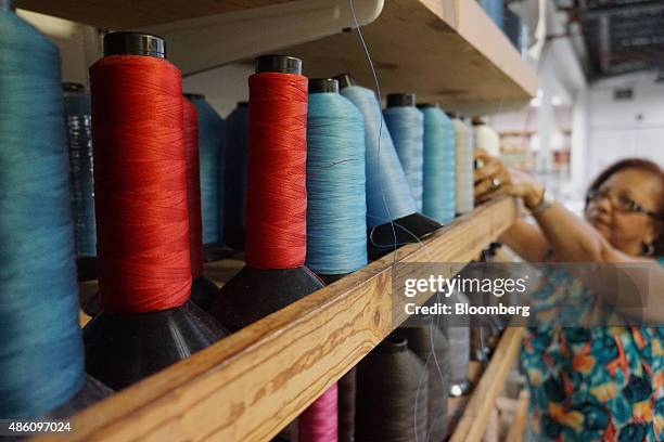 Pullung Thread 283 Pulled Thread Stock Photos, High-Res Pictures, and Images - Getty ...