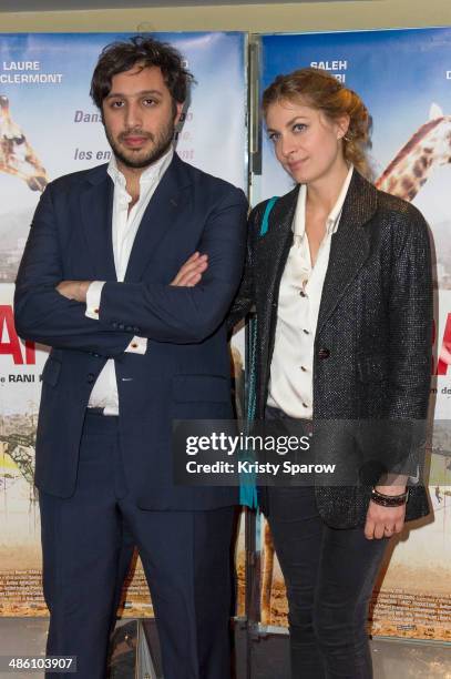 Os/2 Rani Girafada Paris Premiere Photos and Premium High Res Pictures - Getty Images