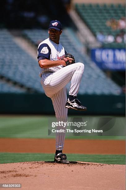 Chuck Finley of the Anaheim Angels pitches against the Toronto Blue Jays at Angel Stadium of Anaheim on August 25, 1999 in Anaheim, California.