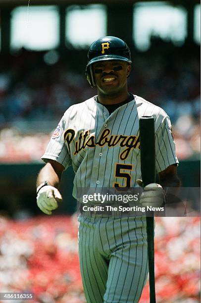 Tony Womack of the Pittsburgh Pirates bats against the St. Louis Cardinals at Busch Stadium on May 21, 1997 in St. Louis, Missouri. The Pirates...