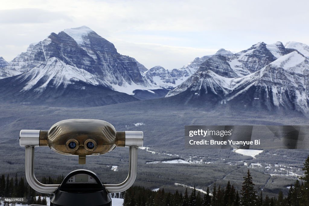 Mountain ranges in Lake Louise