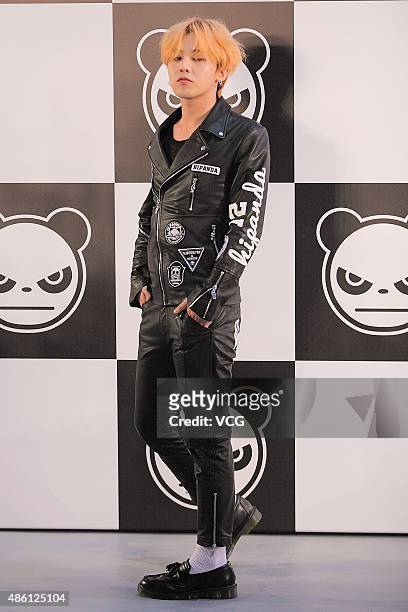 1,576 G Dragon Photos Photos and Premium High Res Pictures - Getty Images