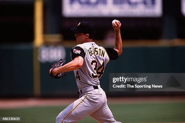 Kris Benson of the Pittsburgh Pirates pitches against the St. Louis Cardinals during a game at Busch Stadium on June 2, 2002 in St. Louis, Missouri....