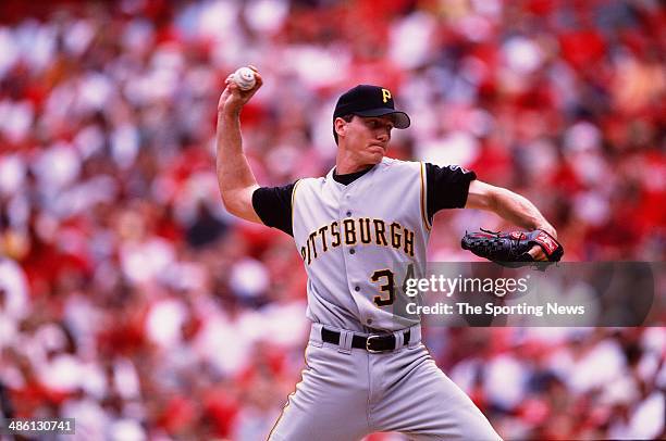 Kris Benson of the Pittsburgh Pirates pitches against the St. Louis Cardinals during a game at Busch Stadium on June 2, 2002 in St. Louis, Missouri....