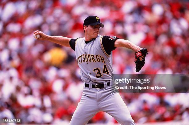 Kris Benson of the Pittsburgh Pirates pitches against the St. Louis Cardinals during a game at Busch Stadium on June 2, 2002 in St. Louis, Missouri....