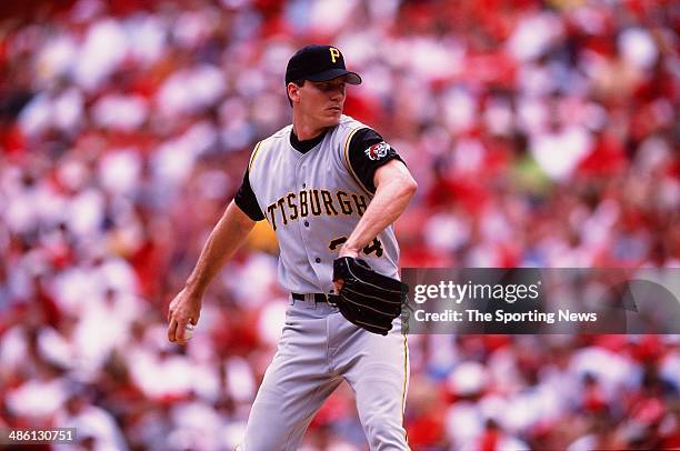 Kris Benson of the Pittsburgh Pirates pitches against the St. Louis Cardinals during a game at Busch Stadium on June 2, 2002 in St. Louis, Missouri....