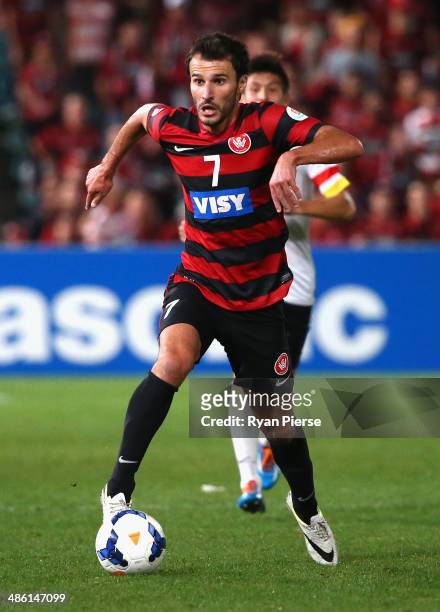 Labinot Haliti of the Wanderers looks upfield during the AFC Asian Champions League match between the Western Sydney Wanderers and Guizhou Renhe at...