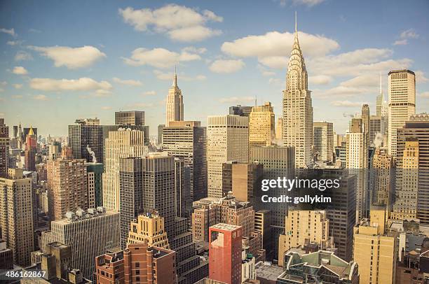 vista aérea de la ciudad de nueva york - centro de manhattan fotografías e imágenes de stock