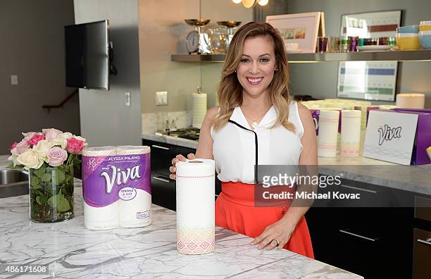 Alyssa Milano teams up with Viva Brand to transform traditional paper towels into kitchen couture with the launch of the Alyssa Milano Signature...