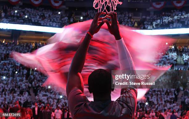 Toronto Raptors Watch 2,200 Toronto Raptors Watches Stock Photos, High-Res Pictures, and ...