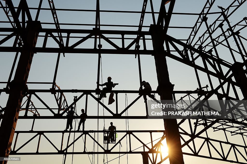 NEPAL-LABOUR-CONSTRUCTION