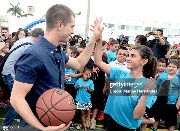 Andrew Garfield participates in Be Amazing 2014 Miami at Hialeah Gardens Elementary on April 22, 2014 in Hialeah, Florida.