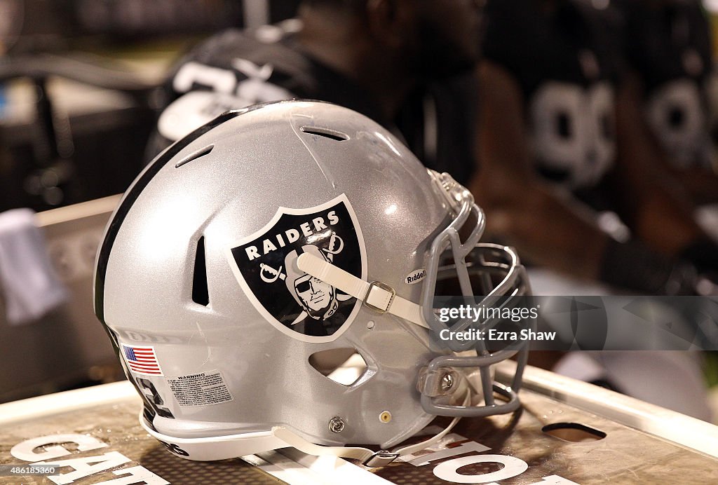 St Louis Rams v Oakland Raiders