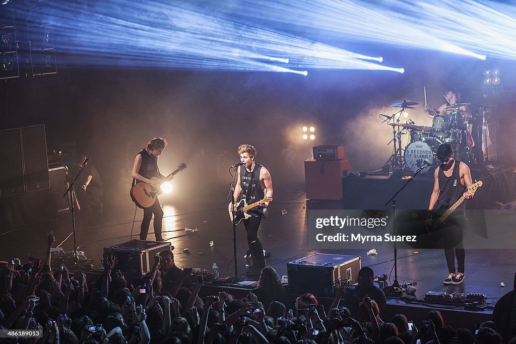 5 Seconds Of Summer In Concert - Show