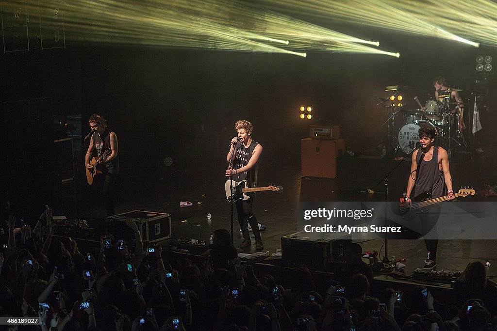 5 Seconds Of Summer In Concert - Show