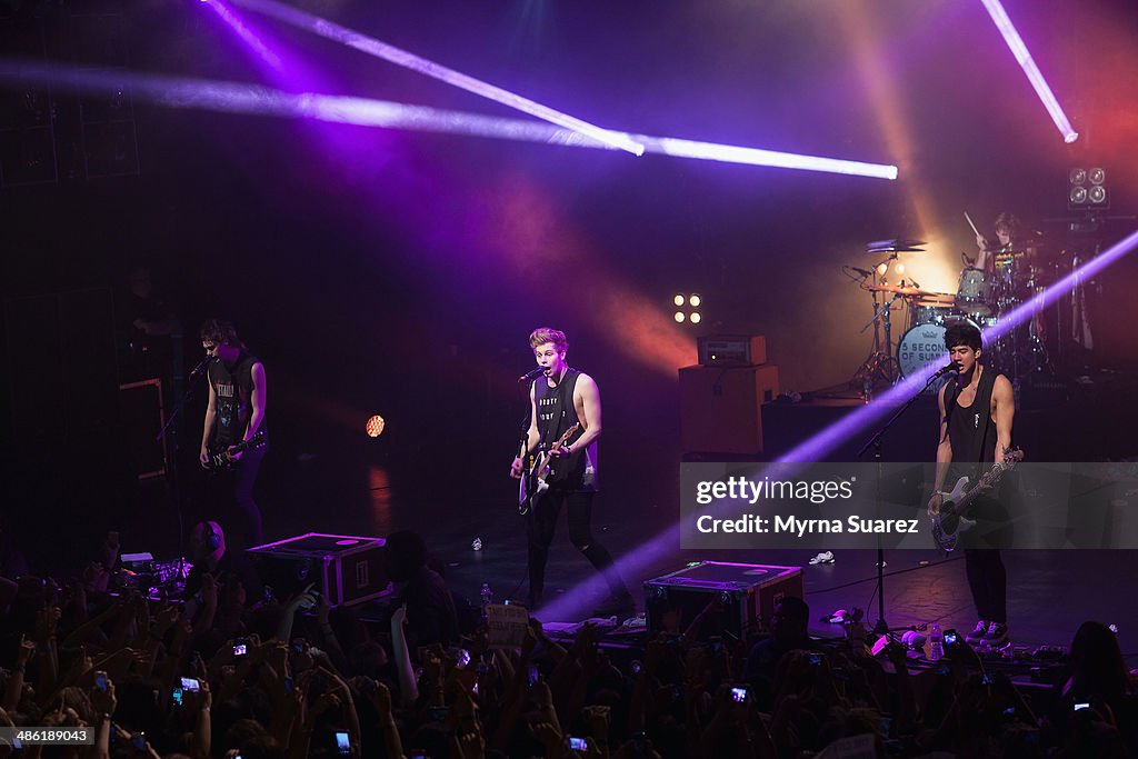 5 Seconds Of Summer In Concert - Show