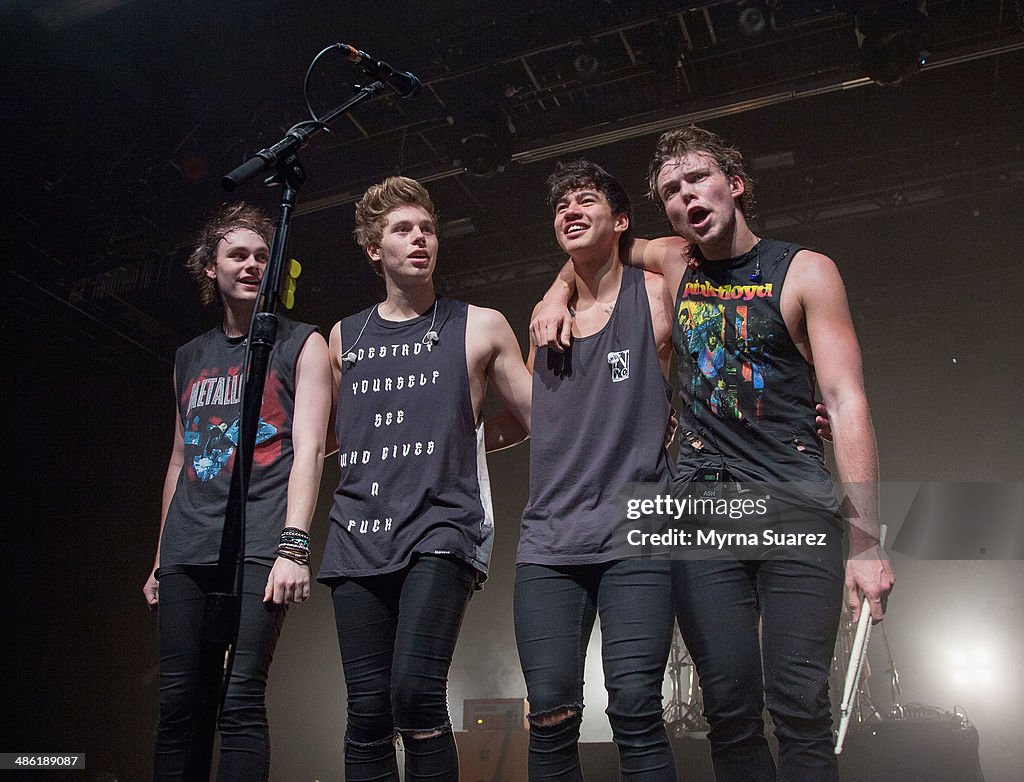 5 Seconds Of Summer In Concert - Show