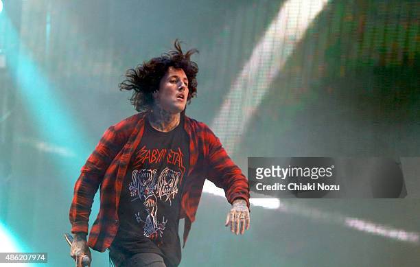 Oliver Sykes of Bring Me The Horizon performs on Day 2 of the Reading Festival at Richfield Avenue on August 29, 2015 in Reading, England.