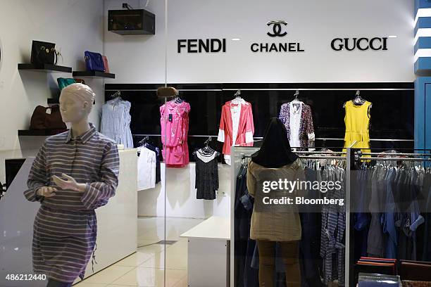 327 Chanel Shopping Center Stock Photos, High-Res Pictures, and