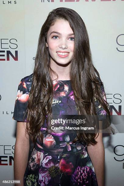 Actress Elizabeth Hunter attends '90 Minutes In Heaven' Atlanta premiere at Fox Theater on September 1, 2015 in Atlanta, Georgia.